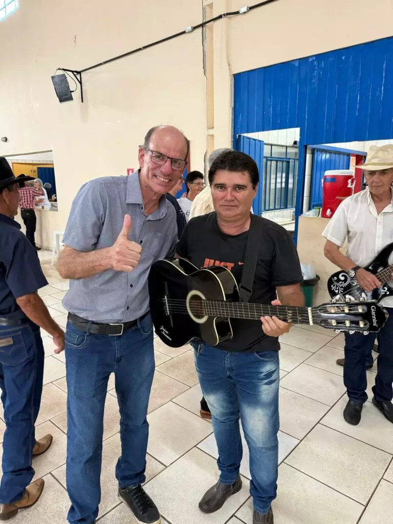 Baile do Conviver reúne idosos para uma tarde de alegria e reencontros em Amambai