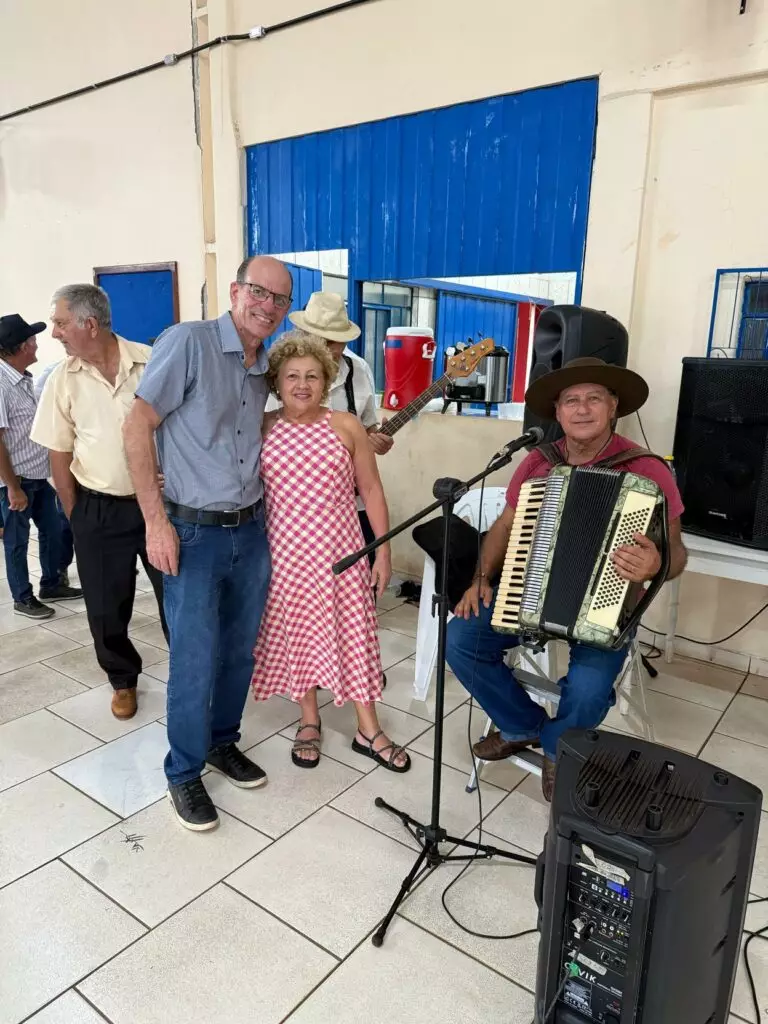 Baile do Conviver reúne idosos para uma tarde de alegria e reencontros em Amambai