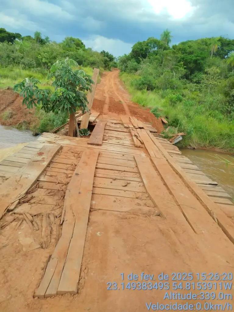 Prefeitura de Amambai interdita ponte sobre o Rio Itaipa para manutenção